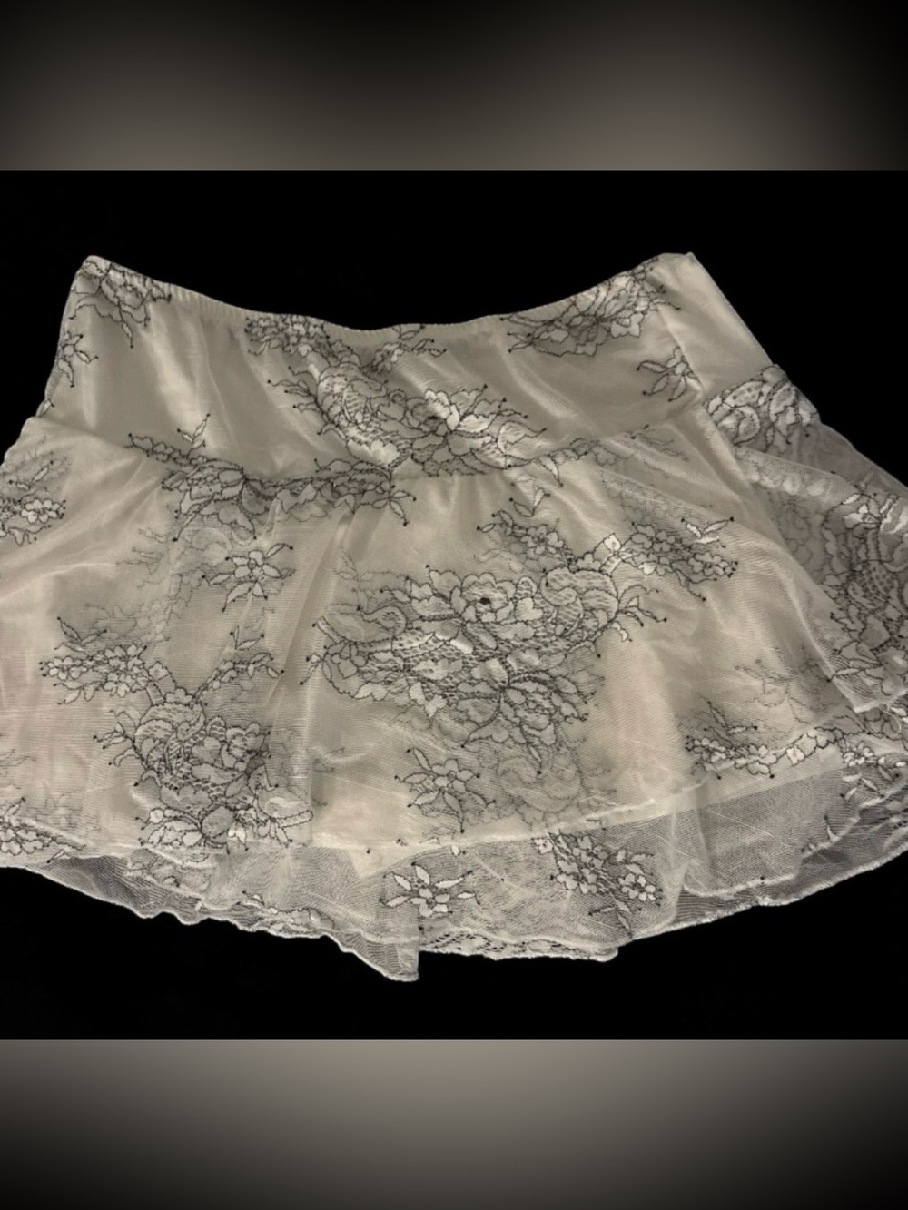 White Floral Lace Tiered Mini Skirt/skort size L
